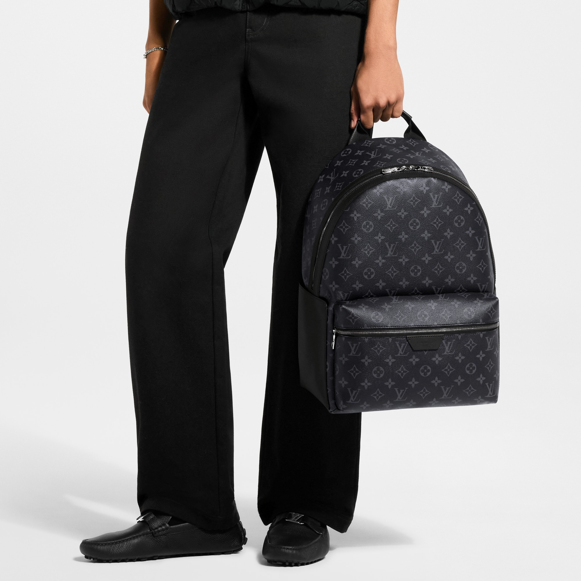 Mochila Discovery MM Monogram Eclipse - Bolsas | LOUIS VUITTON ® Mochila Discovery MM Monogram Eclipse - Bolsas | LOUIS VUITTON ®